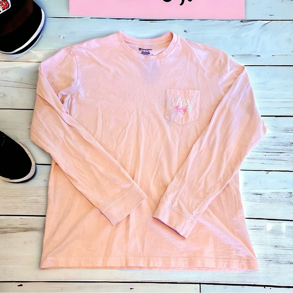 Vegas Golden Knights Hockey NHL soft pink tshirt Great way to show your love🩷 - Picture 10 of 14